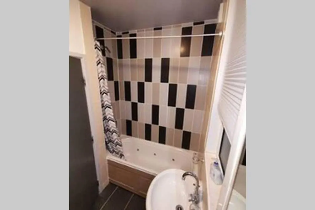 Tranquil Garden Apartment In The Heart Of The City Cardiff 0*,  United Kingdom