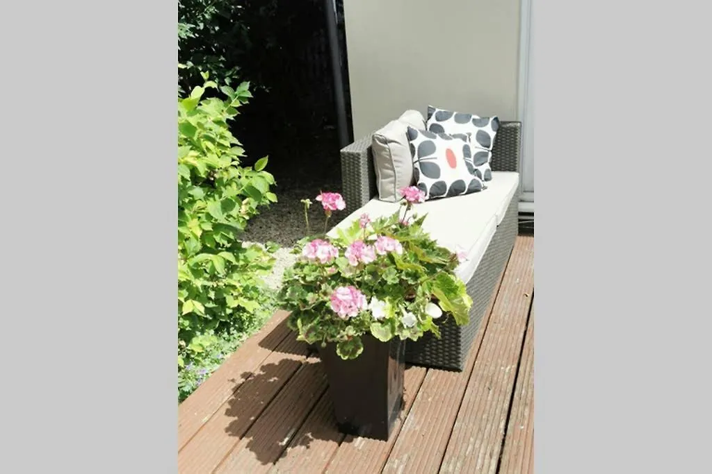 Tranquil Garden Apartment In The Heart Of The City Cardiff